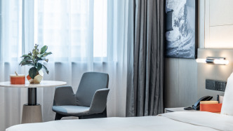 高級(jí)會(huì)員訂房比普通會(huì)員還貴！法治日?qǐng)?bào)整版聚焦酒店線上預(yù)訂亂象