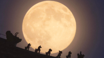 城事｜超驚艷！全球美圖：35.7萬公里外“超級(jí)月亮”