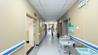 女子引產(chǎn)被拒誕下女嬰遭當(dāng)班醫(yī)生違規(guī)抱養(yǎng)，香格里拉民生醫(yī)院被罰