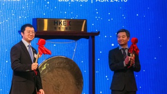 角逐Robotaxi第一股，小馬智行、文遠(yuǎn)知行港股首日齊跌逾9%