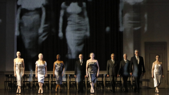 在衰老的軀體與碎片里，穿過(guò)皮娜·鮑什的世界