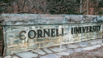 康奈爾大學(xué)與特朗普政府達(dá)成和解協(xié)議，將恢復(fù)獲得聯(lián)邦撥款
