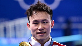 謝思埸擔任十五運會廣東省代表團旗手