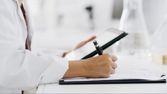 调查显示科学家发表论文的压力越来越大