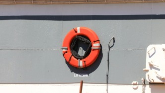 我领馆证实：一中国渔船在韩国附近海域倾覆，2人获救9人失踪