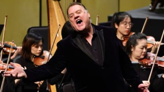 专访｜从农场到加冕礼：布莱恩·特菲尔的歌唱人生