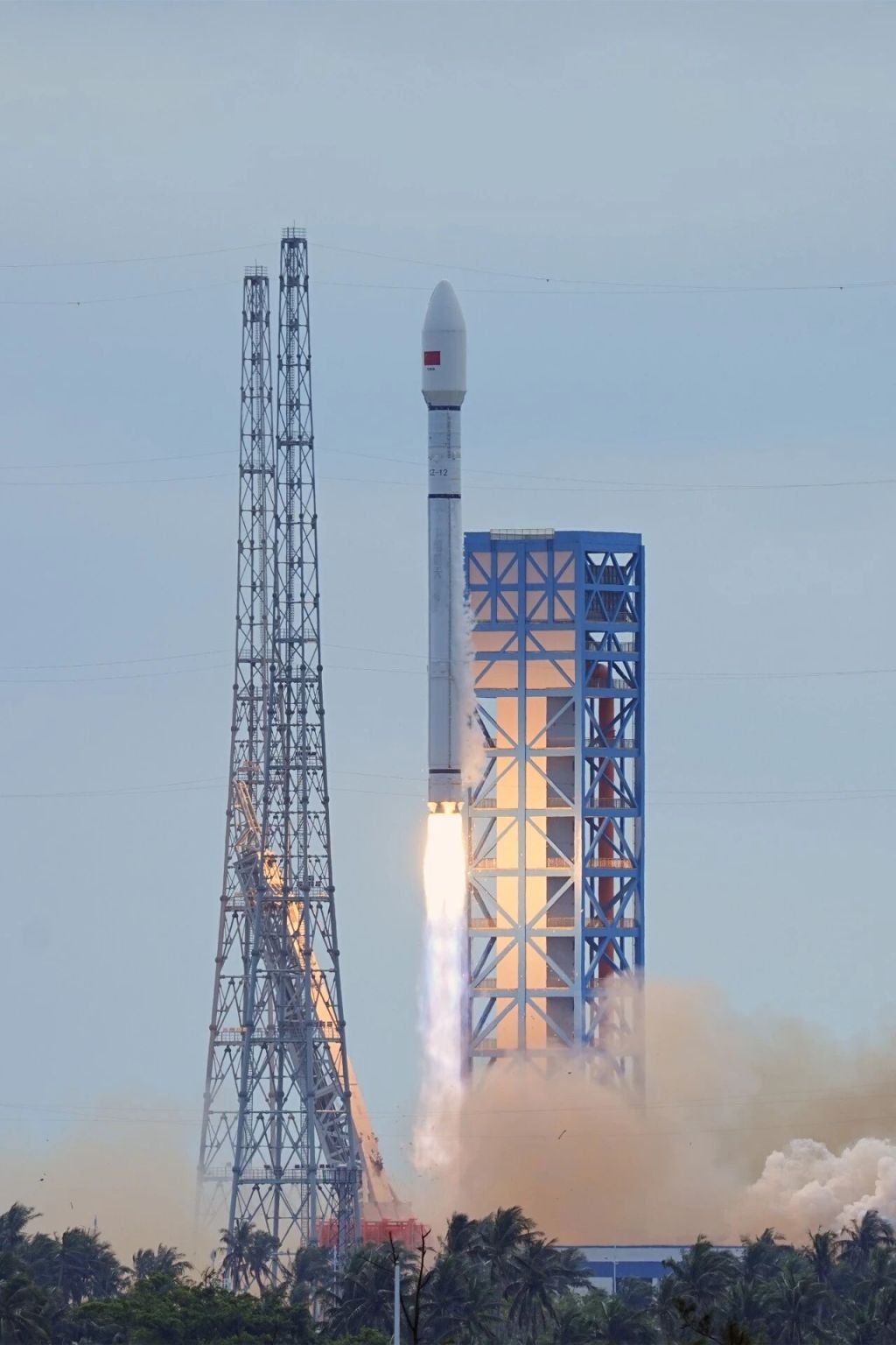 卫星互联网低轨13组卫星成功发射，长十二火箭首次应用零窗口发射技术