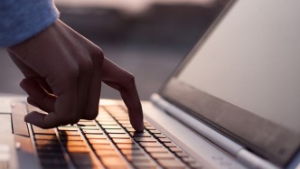 人民熱評(píng)：模仿罪犯勞榮枝，豈止輕佻？