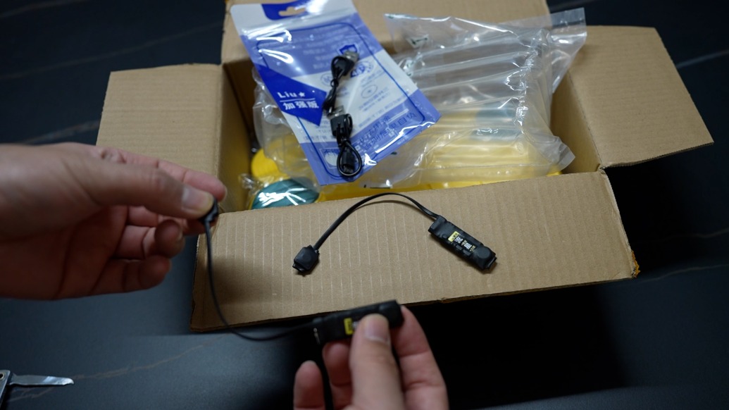 “老千神器”在網(wǎng)購平臺泛濫，穿上醫(yī)療器械、盲人用品馬甲