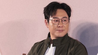 张颂文救人后收到大爱无疆锦旗：“换谁都会这样做的”