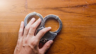 廣西百色通報公職人員涉性侵女性案：3人被刑拘、免職調(diào)查