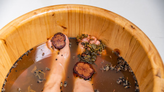 大理一足浴店雇人冒充女性引流稱有“特色服務(wù)”，涉嫌詐騙獲不起訴后被罰