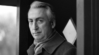 羅蘭·巴特誕辰110周年｜巴特的愛情課：“我愛你”，在理論上