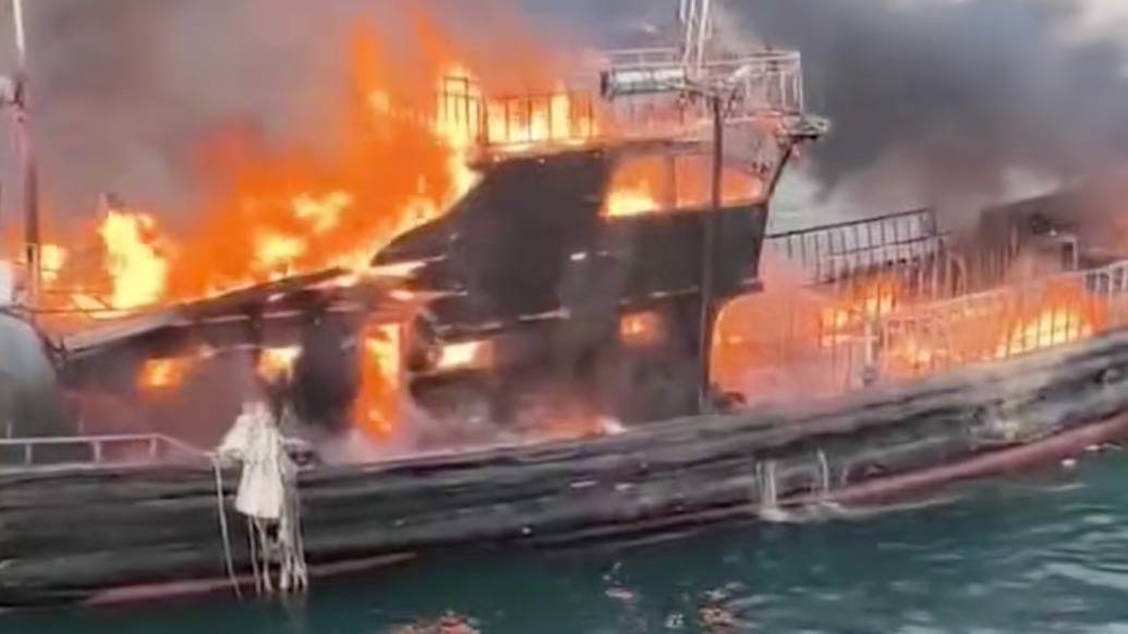 黃海漁船起火9人跳海，連云港船長冒險救援全員平安