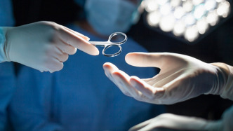 馬上評｜過度醫(yī)療可“退一賠三”，釋放鮮明司法信號