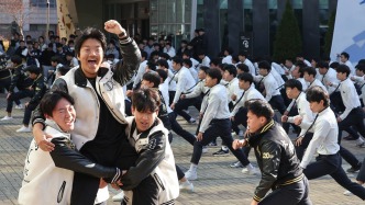 韓國高考人數(shù)創(chuàng)七年新高，醫(yī)學(xué)院減招加劇上位圈競爭