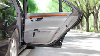 媒體刊文：完善“開門殺”治理規(guī)則，強化“誰錯誰埋單”理念