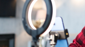 AI数字人主播带货屡遭禁播，技术提供方被判违约赔偿