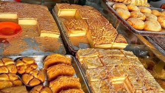 海南一糕点店用霉变原料制售食品引发食物中毒，被吊销证照并罚款