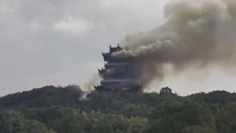 張家港：鳳凰山文昌閣火災(zāi)系游客使用香燭不慎引發(fā)，閣內(nèi)未收藏文物