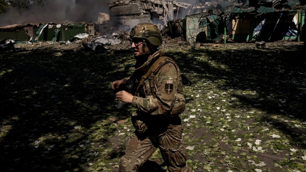 釋疑｜澤連斯基直言“太難”，為何俄烏在6萬人小城展開一年攻防戰(zhàn)？