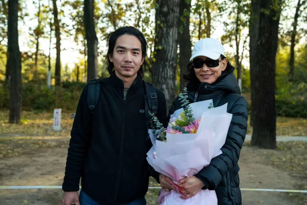 治愈网友的回村青年,治愈不了自己 15 resize,w 1024