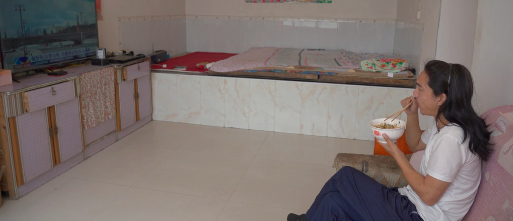 治愈网友的回村青年,治愈不了自己 19 resize,w 1024