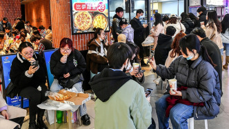 分析｜10月假期因素帶動服務(wù)消費(fèi)持續(xù)較快增長，機(jī)構(gòu)稱下階段政策有必要加力