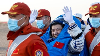 圖說｜神舟二十乘組凱旋：鏡頭內(nèi)外兩個王杰的航天緣