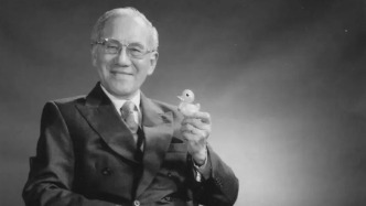 102岁玩具业先驱林亮逝世，曾把变形金刚玩具引进中国