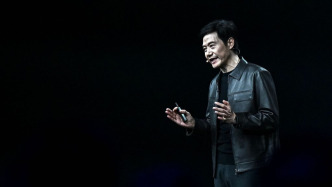 觀察｜“好看第一位”和“安全是基礎(chǔ)”沖突嗎？雷軍連發(fā)三博能否回答外界質(zhì)疑？