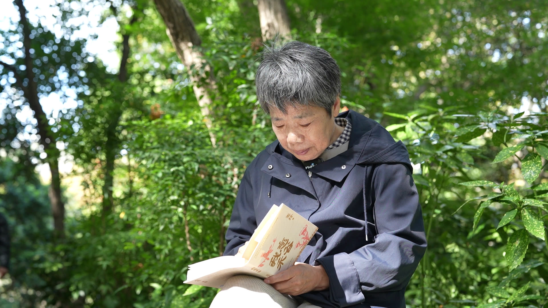 70歲寫出第一本書，古稀奶奶帶來“人間確信”