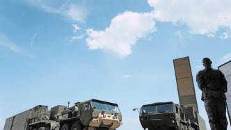 “堤丰”中导发射装置撤离驻日美军基地