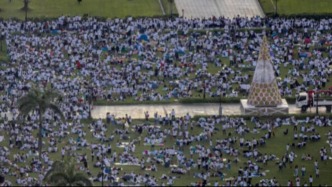 菲律賓首都爆發(fā)大規(guī)模反腐示威活動(dòng)