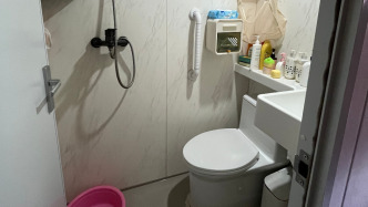 再見，每天清晨公廁前排隊(duì)倒馬桶的日子｜一平方米的改變有多難