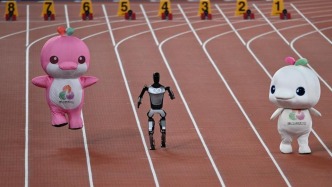 全运会｜“大湾鸡”和机器人的百米对决，谁赢了？