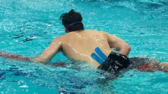 鏡頭內(nèi)外｜ “過山車” 式奪冠與泳池老兵的堅(jiān)守