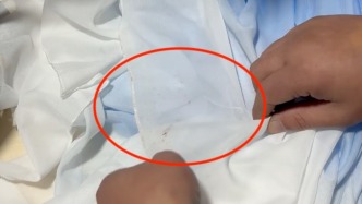 40件穿臟演出服遭集體退貨，店主稱學(xué)校已幫忙追回貨款