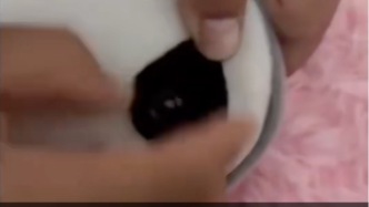 女子網(wǎng)購?fù)媾嫉难劬?nèi)發(fā)現(xiàn)疑似攝像頭，平臺：已全鏈路下架