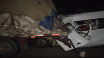 小客車在湛江高速追尾貨車致8死4傷，事故調(diào)查報告：非法營運野蠻生長