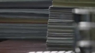 湖北通山县委原书记被查一个月后，县财政局局长官宣落马