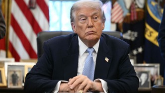 特朗普签署法案，批准公布爱泼斯坦案档案