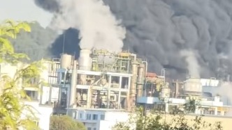 安徽黄山徽州区一科技公司车间起火，生态环境部门：事故废水已控制在厂区内