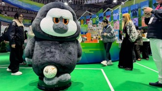 在長(zhǎng)三角文博會(huì)，紅山動(dòng)物園頂流“杜杜”變身導(dǎo)覽機(jī)器人