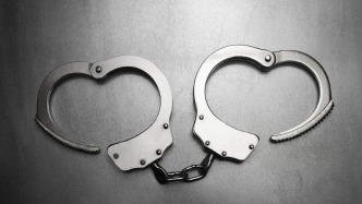 上海市青浦區(qū)一名職務(wù)犯罪嫌疑人潛逃27年終落網(wǎng)