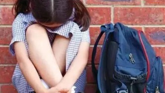 父亲暴力管教致女儿重度抑郁，法院判决认定家暴并变更抚养权