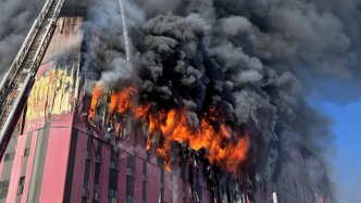 第1現(xiàn)場｜亞洲規(guī)模最大時尚物流中心火災(zāi)燒了60小時