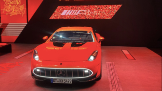 只有奔驰能超越奔驰，三叉星徽携25项世界纪录登陆广州车展