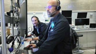 美股三大指數(shù)全線收漲，芯片股活躍