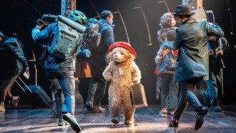 帕丁頓熊，英國最有名的難民站上倫敦西區(qū)舞臺